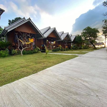 Amity Beach Resort Maret Exterior photo