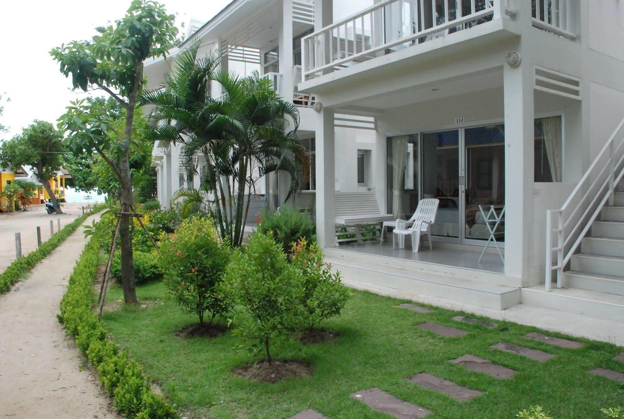 Amity Beach Resort Maret Exterior photo
