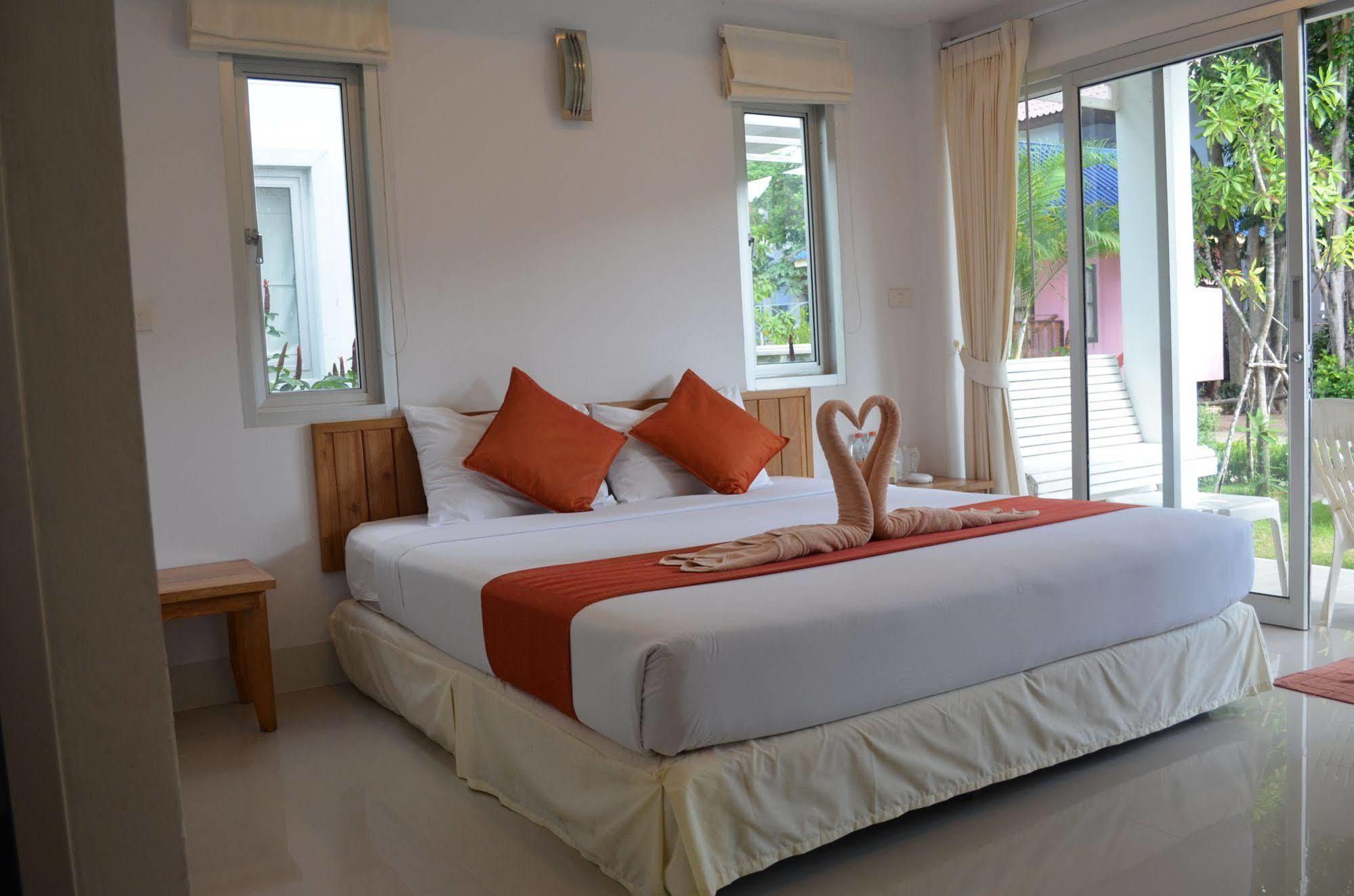 Amity Beach Resort Maret Exterior photo