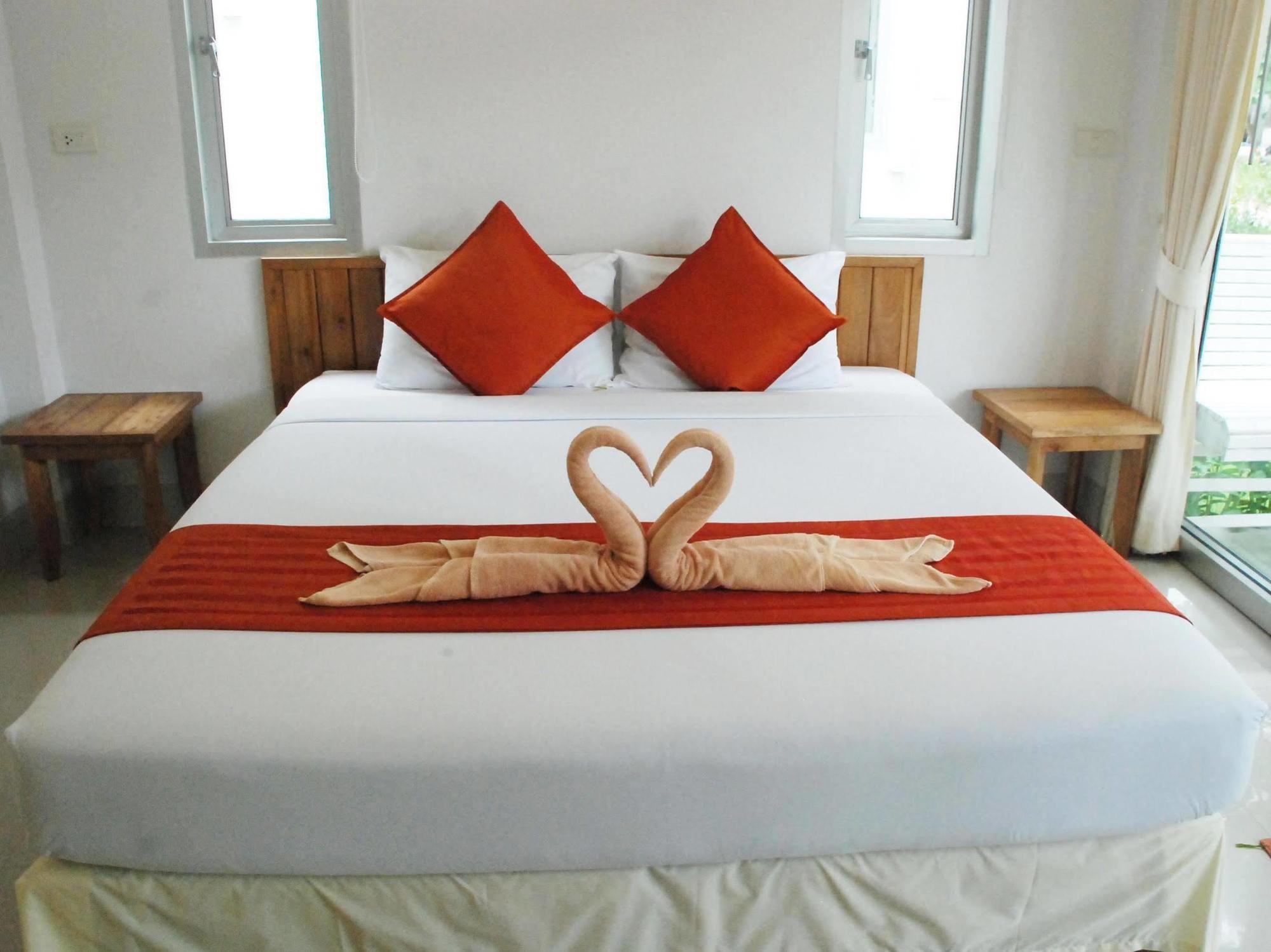 Amity Beach Resort Maret Exterior photo