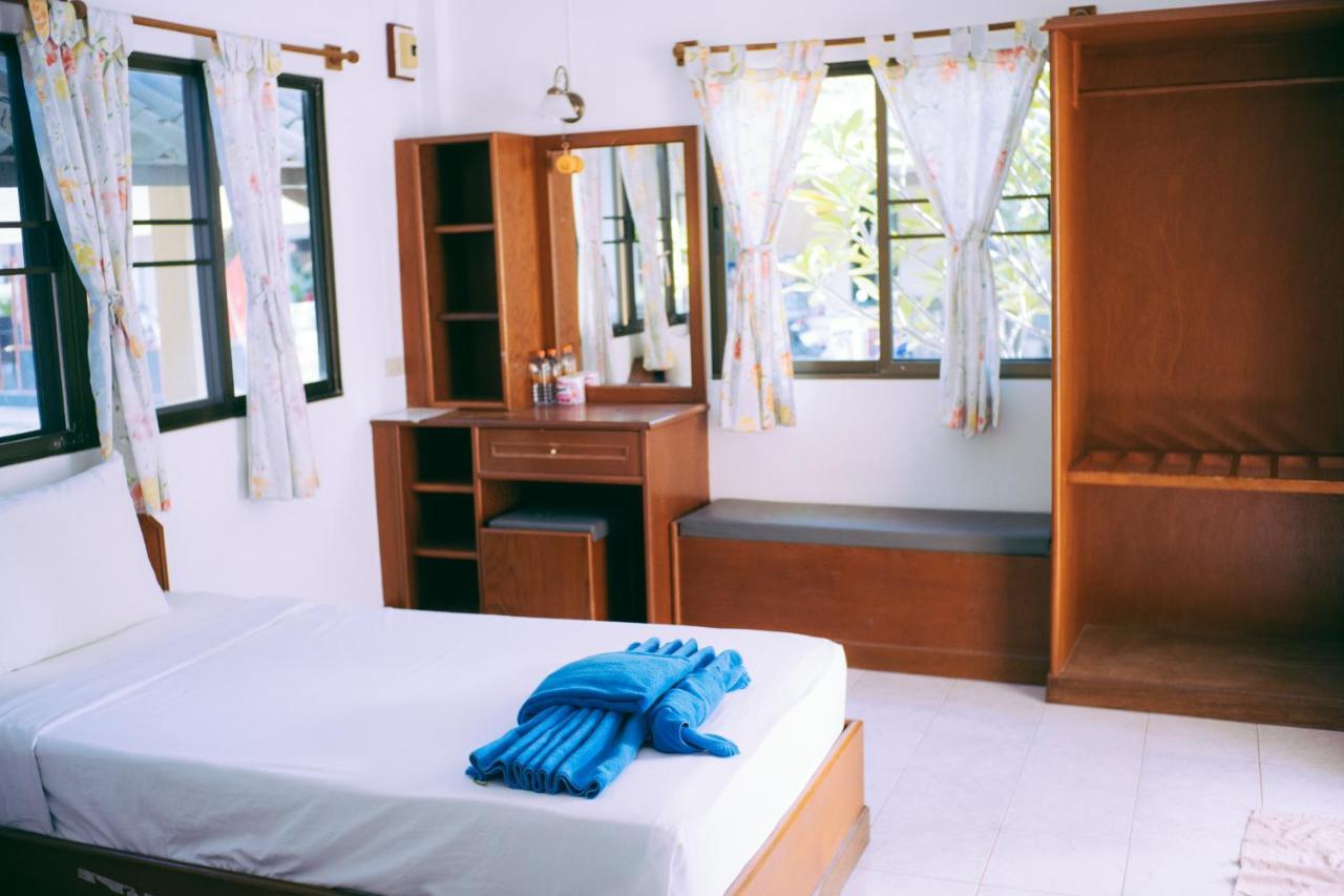 Amity Beach Resort Maret Exterior photo